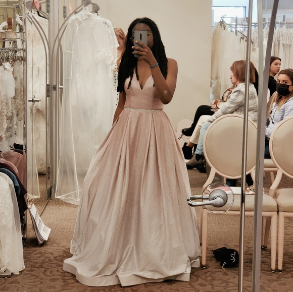 Prom dress grown - Picture 2 of 3